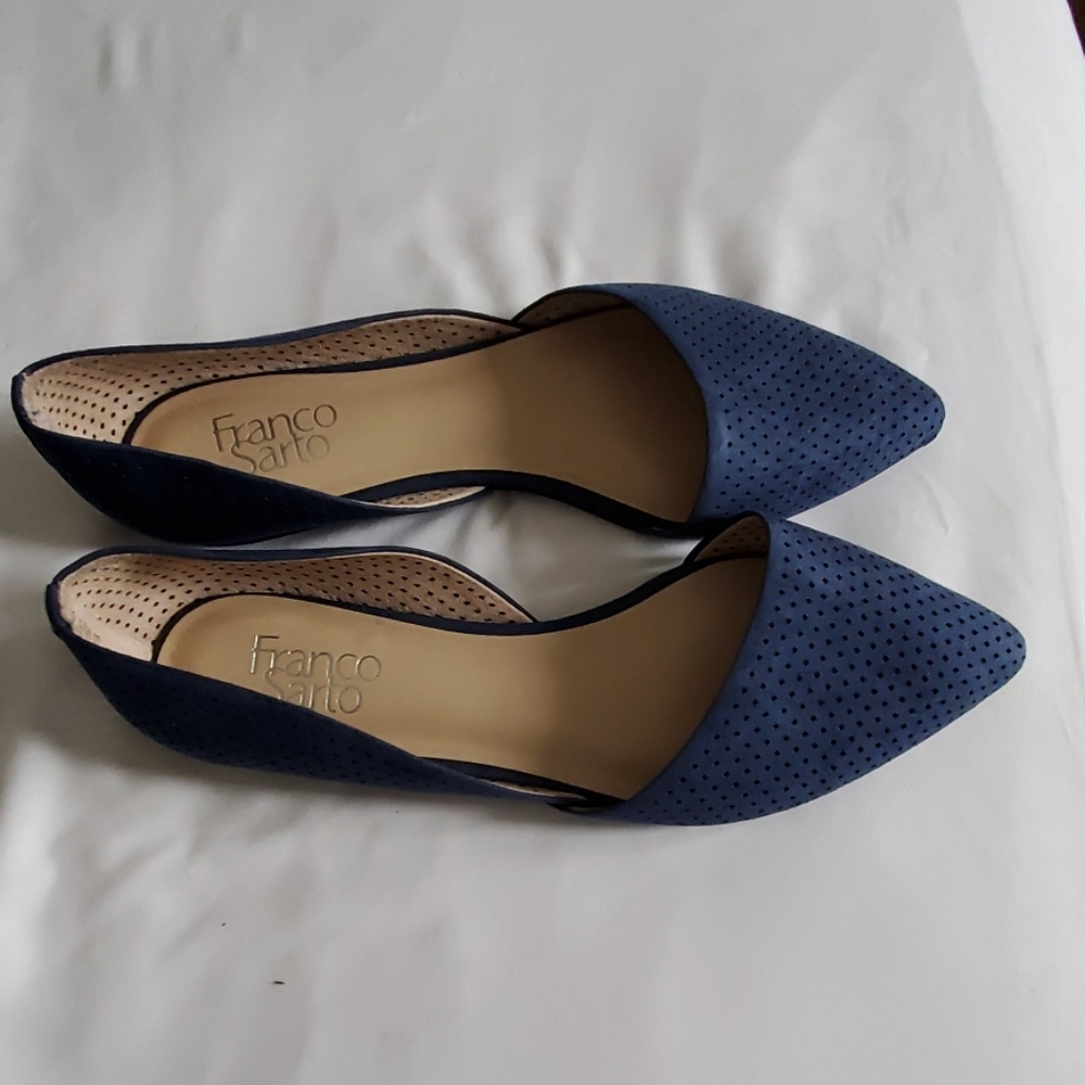 Shoes - Picture 2 of 7